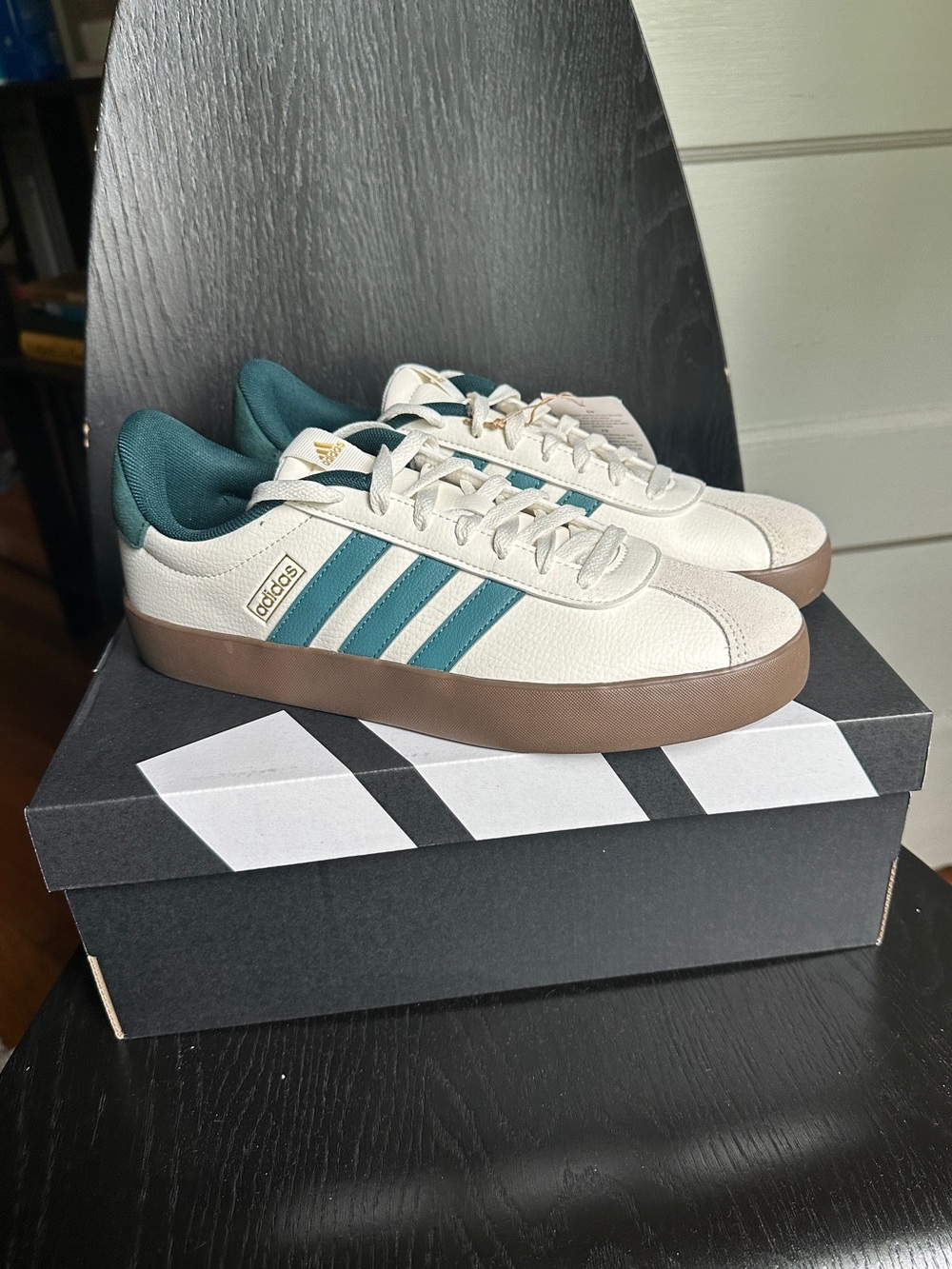 adidas VL Court 3.0 Shoes (Women’s US 9.5)